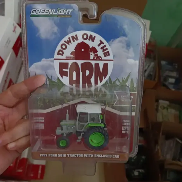 1990 Ford 6610 Classic Tractor Model 1:64 Scale - Image 5