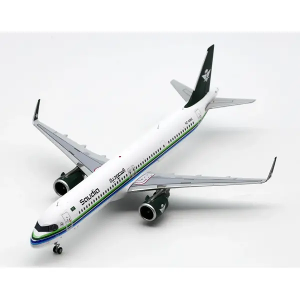 Saudi Arabian Airlines Airbus A321 Diecast Model 1:200 - Image 5