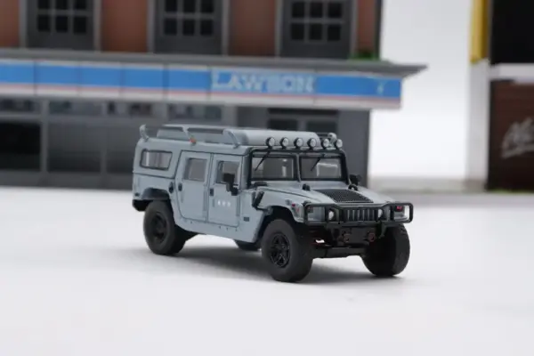 Master 1:64 G-U-L-F H1 Civilian Police SUV Diecast Model - Image 9