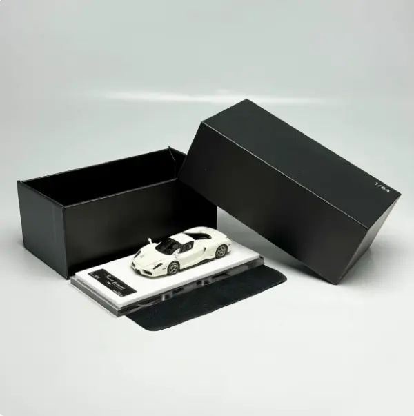 LJM 1:64 Resin ENZO Classic Sports Car Model - Image 7