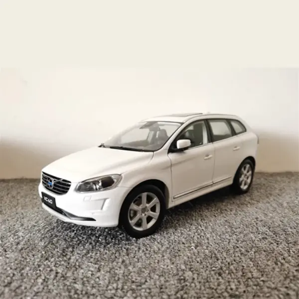 1:18 Scale Volvo XC60 Diecast Car Model - Image 8