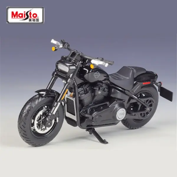 Maisto 1:18 Harley Davidson Fat Bob Model - Image 2