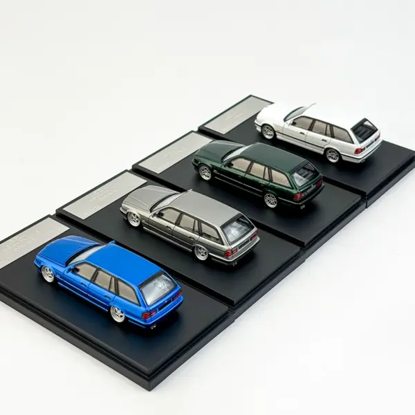 Mortal BMW 5 Series E34 1:64 Diecast Model - Image 3
