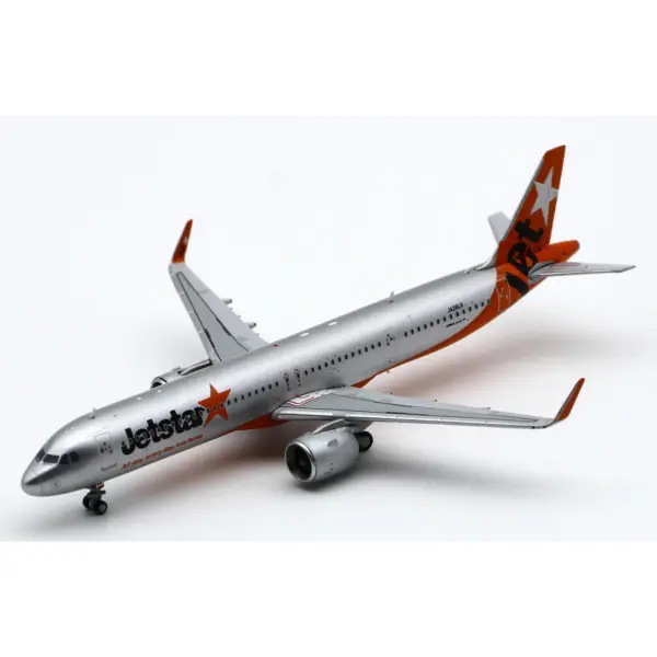 Jetstar Airbus A321neo Scale Model JA26LR - Image 5