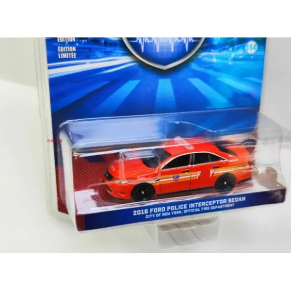 1:64 2016 Ford Taurus Police Car Model - Image 2