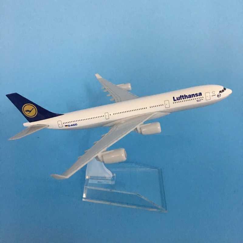 Lufthansa Airbus 340 Diecast Metal Model 1:400 6 Lufthansa Airbus 340 Diecast Metal Model 1:400 - Image 6