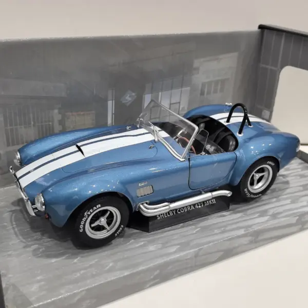 1:18 Shelby AC Cobra 427 MKII Diecast Model - Image 7