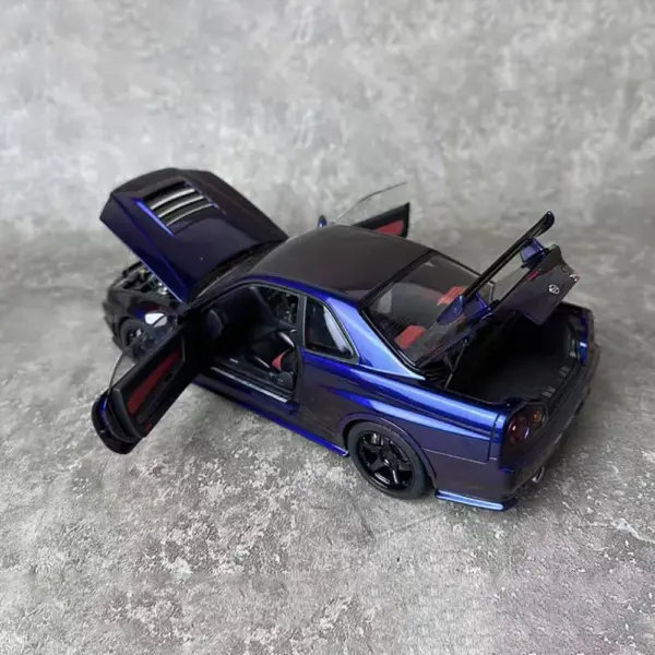 1:18 Nissan GT-R35 Nismo Model Car with Flaws - Image 6