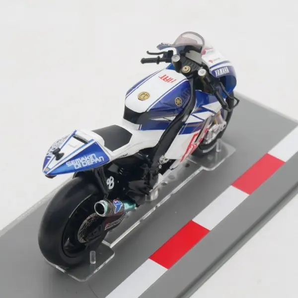 1:18 Diecast Yamaha YZR-M1 Motorcycle Model - Image 2
