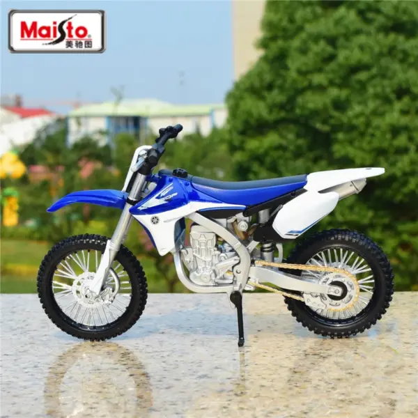 Maisto 1:12 Yamaha YZ450F Diecast Model Motorcycle - Image 2