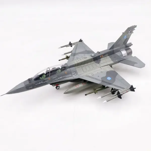 1:72 Scale Diecast F-16D Fighting Falcon Model - Image 5