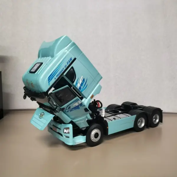 FAW Jiefang JH6 1:24 Diecast Model with Flaws - Image 6
