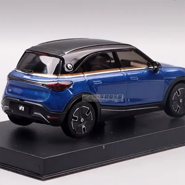 Diecast Smart 1 SUV Model Car 1:43 Scale - Image 4