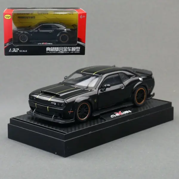 1:32 Dodge Challenger Hellcat Alloy Model Car - Image 10