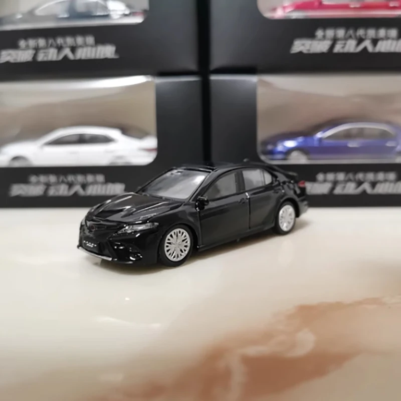 Eighth Generation CAMRY Diecast Model Car 1:64 4 Eighth Generation CAMRY Diecast Model Car 1:64 - Image 4