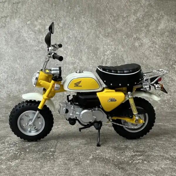 1:12 Scale Diecast Monkey 2009 Motorcycle Model - Image 5