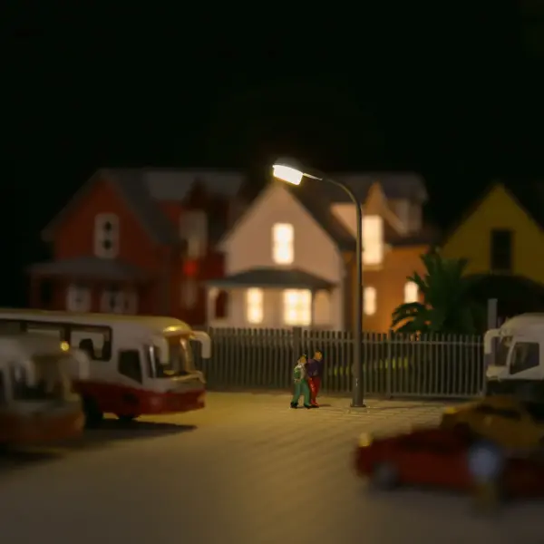 5pc N Scale Metal Street Light Set - Image 5