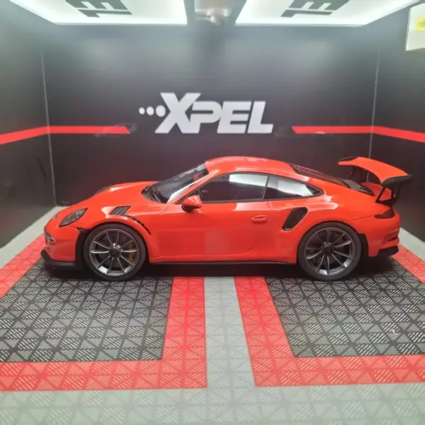 1:18 Scale Porsche 911 GT3 RS Model - Flawed - Image 4