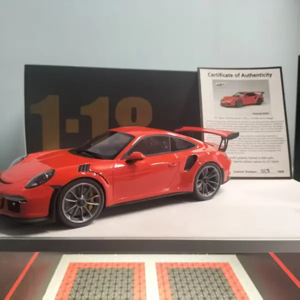 1:18 Scale Porsche 911 GT3 RS Model - Flawed - Image 7