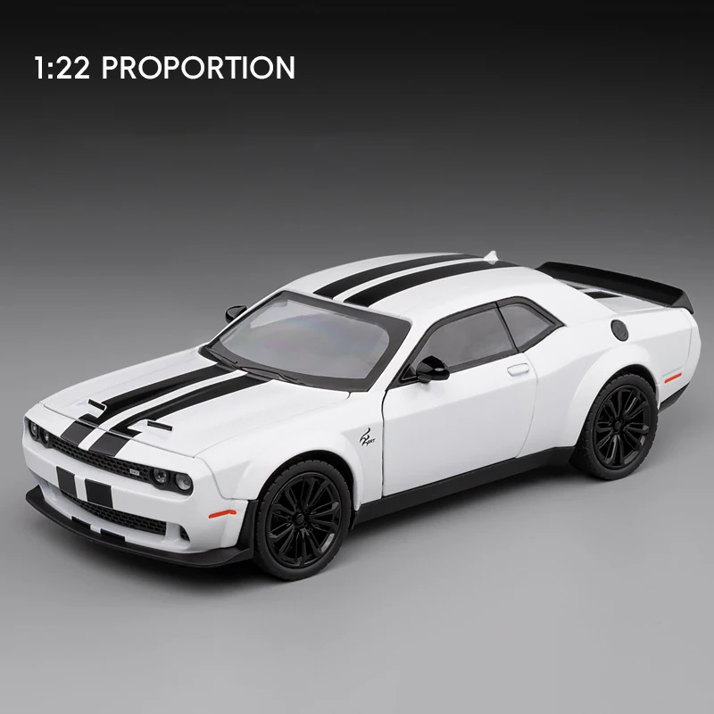 1:24 Dodge Challenger SRT Hellcat Diecast Model 8 1:24 Dodge Challenger SRT Hellcat Diecast Model - Image 8