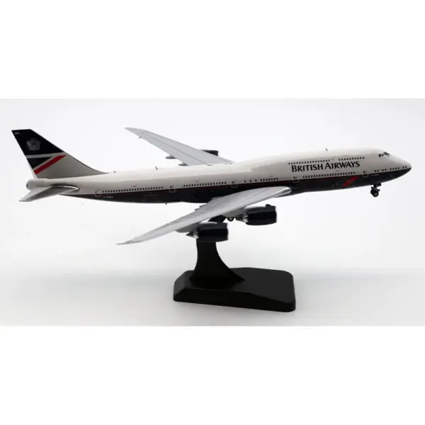 British Airways Boeing 747-8 Diecast Model G-LNBA 1:400 - Image 3