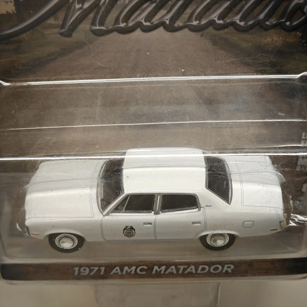 1/64 Scale 2017 Chevrolet Bolt EV Model Car 5 1/64 Scale 2017 Chevrolet Bolt EV Model Car - Image 5