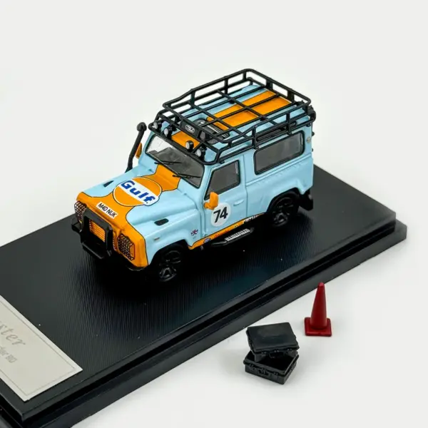 Master 1:64 Diecast Land Rover Defender 90 - Image 10
