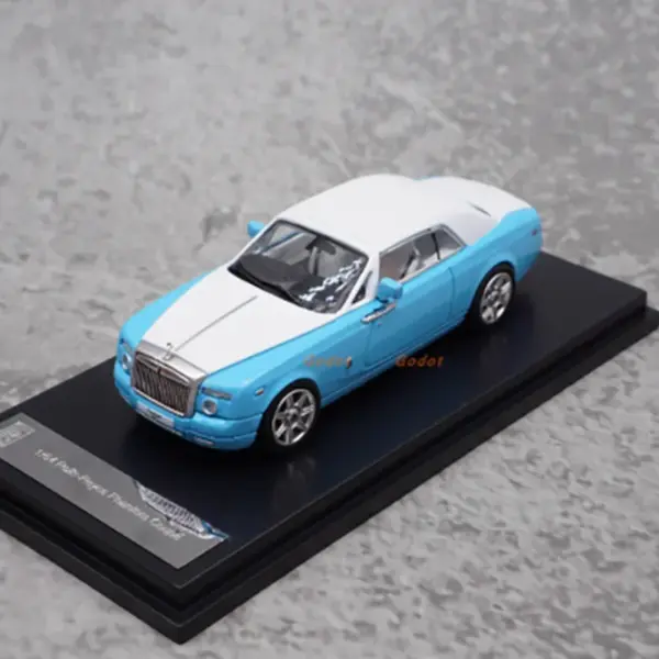 1:64 Scale Diecast Rolls-Royce Luxury Sedan - Image 8