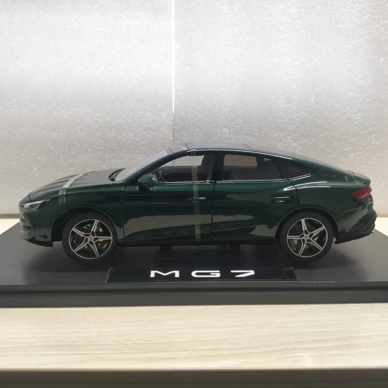 2023 MG7 Coupe 1:18 Alloy Model Car 4 2023 MG7 Coupe 1:18 Alloy Model Car - Image 4