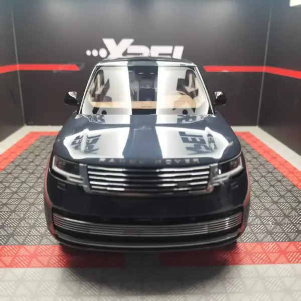 Range Rover 1:18 Alloy Model Car Flaws - Image 5