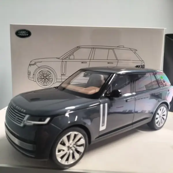 Range Rover 1:18 Alloy Model Car Flaws - Image 7