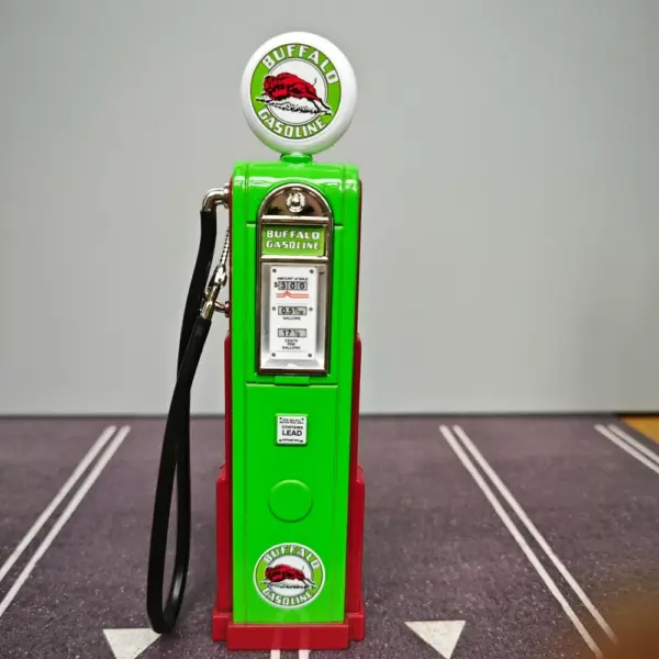 1/18 Scale Gas Station Train Scene Model - Image 7
