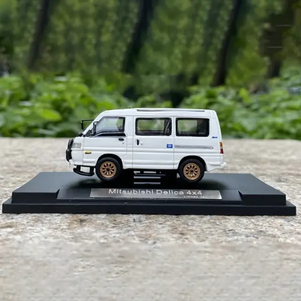 1:64 Scale White Delica Van Diecast Model - Image 2