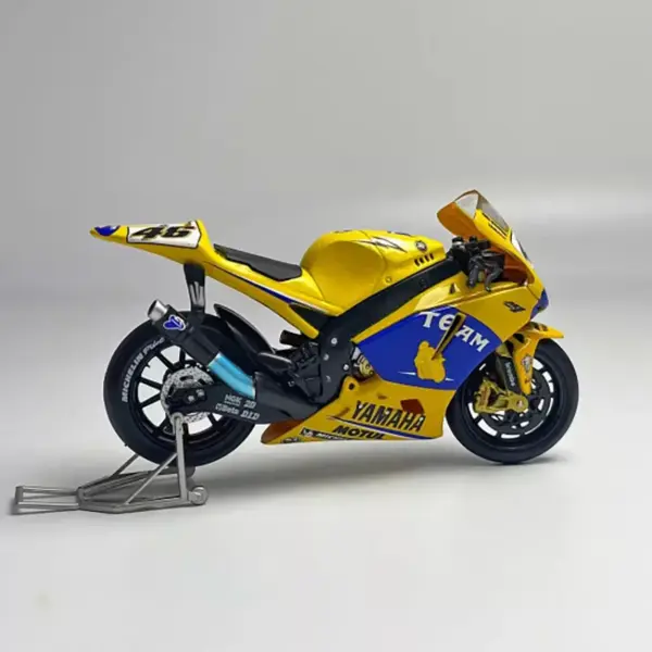Yamaha YZR M1 1:18 Scale Alloy Model Motorcycle - Image 5