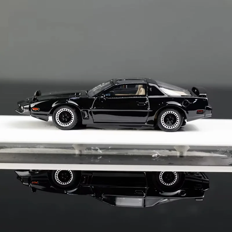 Knight Rider KITT/KARR 1:64 Diecast Model 3 Knight Rider KITT/KARR 1:64 Diecast Model - Image 3