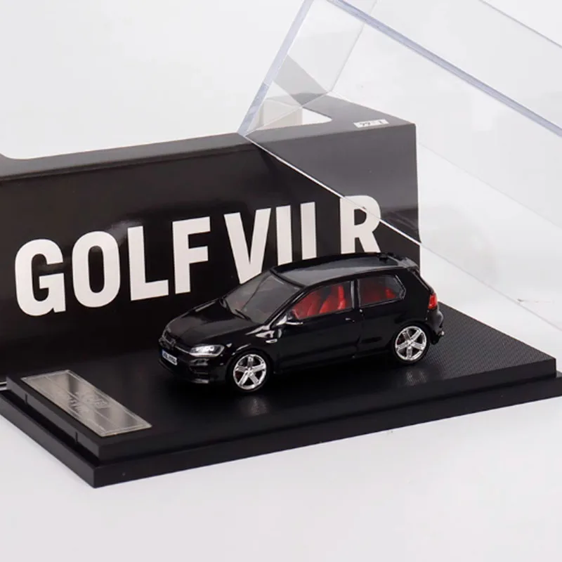 1:64 Scale VW Golf 7R Alloy Model Car 10 1:64 Scale VW Golf 7R Alloy Model Car - Image 10