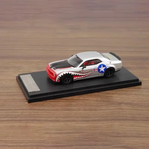 1/64 Dodge Challenger SRT Hellcat Diecast Model - Image 5
