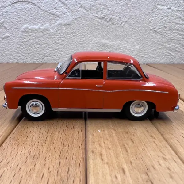Polish FSM 105 1:43 Scale Diecast Car Model Flaws - Image 2