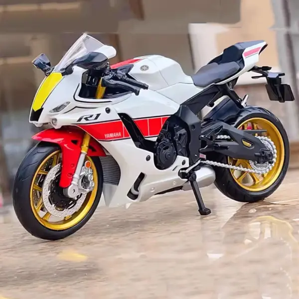 1:12 Yamaha YZF-R1M Diecast Motorcycle Model - Image 6