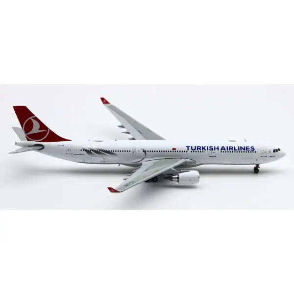 Turkish Airlines Airbus A330-300 Diecast Model 1:400 - Image 6