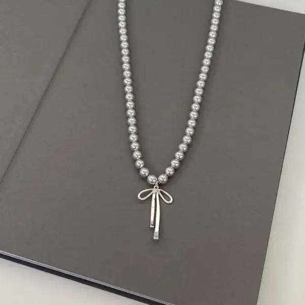 Bowknot Pendant Choker Necklace with Pearls - Image 2