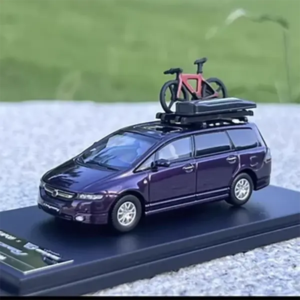 1:64 Scale Honda Odyssey Diecast Model Car - Image 4