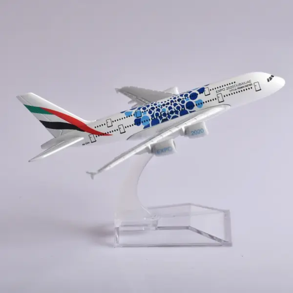 Emirates Airbus A380 Diecast Model 1/400 Scale - Image 6