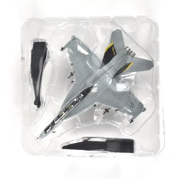 1/100 Scale U.S. Military F/A-18 Fighter Model - Image 4