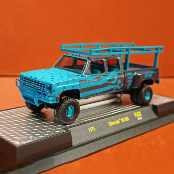 1975 Chevrolet Silverado 30 4x4 Diecast Model - Image 2