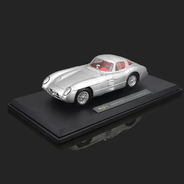 Maisto 1:18 Mercedes-Benz 300 SLR Vintage Diecast Model - Image 6
