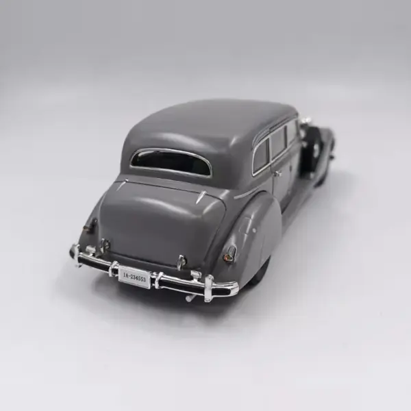 Diecast 1:43 Scale Benz 770 Model Car - Image 2