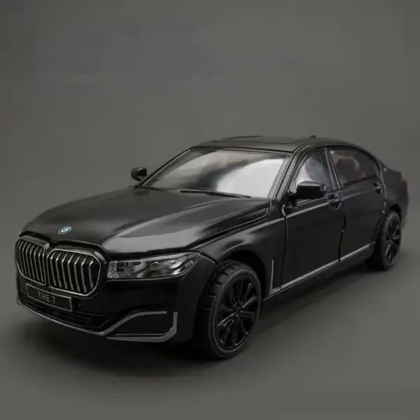 1/24 Scale Alloy 7 Series 760 LI Model Car - Image 10