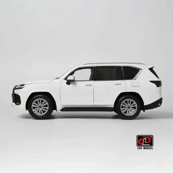 Lexus LX600 1:18 Scale Diecast Model Car - Image 3