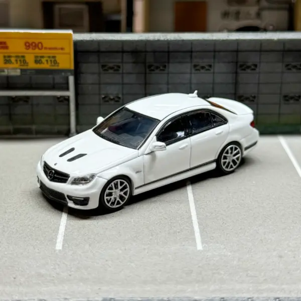 Mercedes Benz C63 W204 1:64 Diecast Model Toy - Image 4